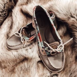 Size 6 Sperry Angelfish Boat Shoe